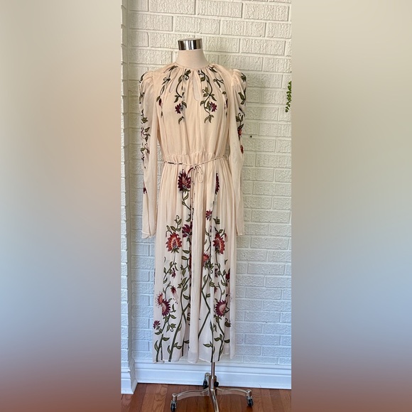 NWT-FARM Rio- Romantic Nature Cream floral maxi dress - Picture 5 of 13
